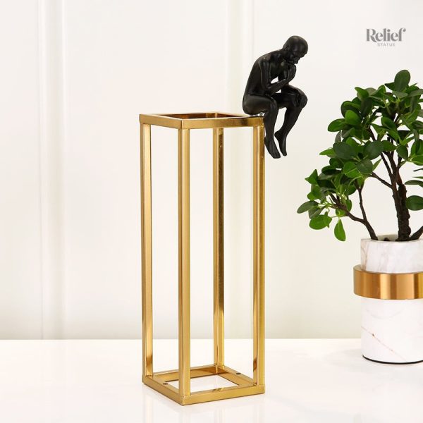 Design unique de statue masculine pour espace de vie