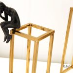 Design de statue homme en contemplation, style moderne