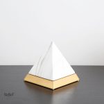 Pyramide miniature représentant l'art égyptien ancien