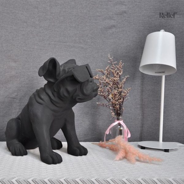 Bouledogue avec lunettes en décoration canine