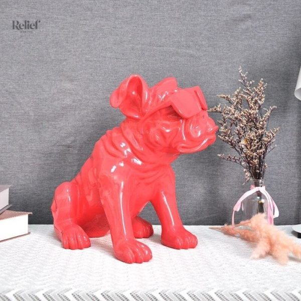 Statue originale de chien avec accessoires