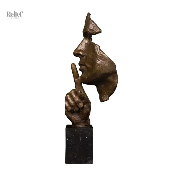 Sculpture élégante en bronze, thème du silence