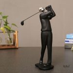 Statue représentant un athlète en pleine performance