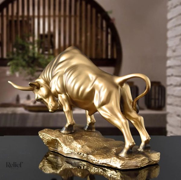 Figurine de taureau doré 20 cm, pièce d'art unique