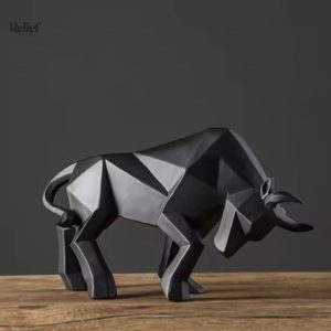 Figurine origami représentant un taureau en style minimaliste