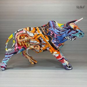 Statue de taureau en résine, design graffiti moderne