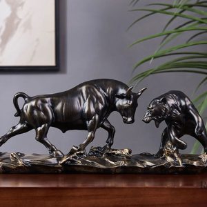 Décoration de bureau : Statue Taureau vs Ours, 15 cm