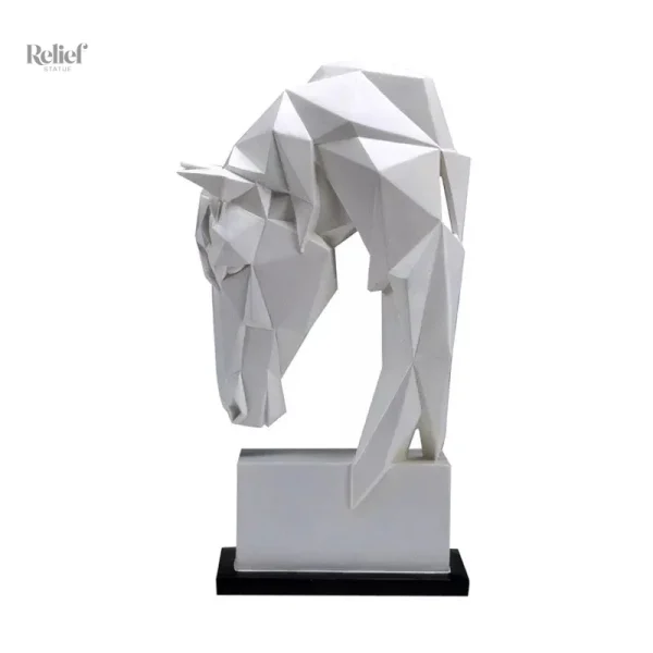 Sculpture en origami représentant la tête d’un cheval
