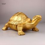 Tortue en pierre sculptée, idéale pour embellir un extérieur