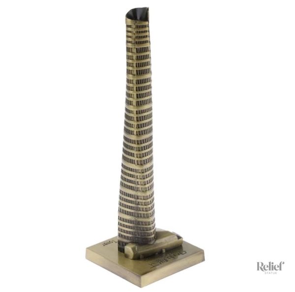Sculpture métal représentant la tour de Shanghai, 15 cm