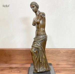 Sculpture Vénus de Milo en bronze, 34 cm, décor classique