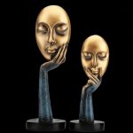 Objet artistique : statue femme visage doré 28/37 cm