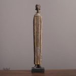 Sculpture en bois de 37 cm, éléments culturels
