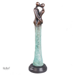 Statue en bronze véritable représentant un couple élégant