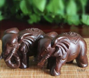 Éléphant en bois sculpté, taille 4 cm, objet décoratif