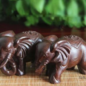 Éléphant en bois sculpté, taille 4 cm, objet décoratif