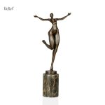 Sculpture bronze représentant une femme, 41 cm de hauteur