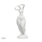 Femme ronde en statue, expression de beauté