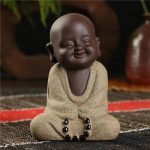 Statuette moine bouddhiste en résine 9 cm