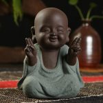 Sculpture zen : figurine moine en méditation 9 cm