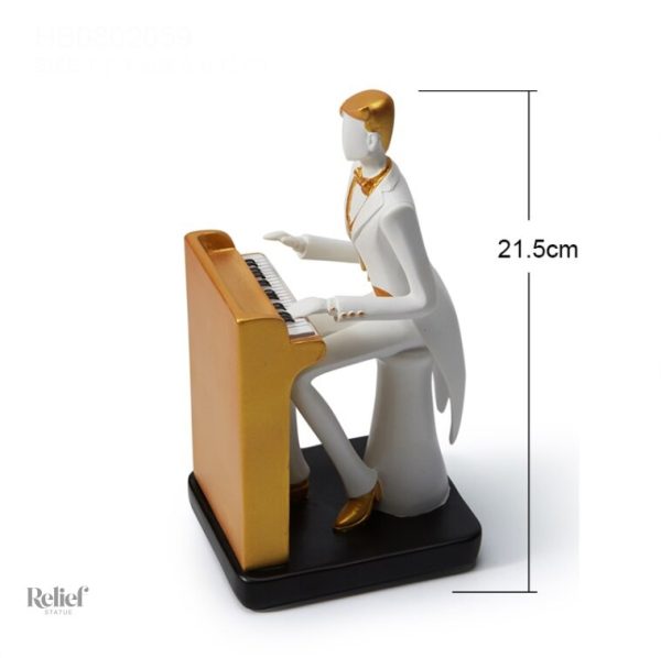 Sculpture moderne d'un homme musicien inspiré