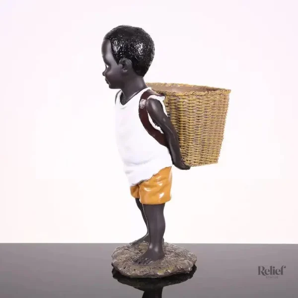 Sculpture noire artisanale inspirée de l'Afrique