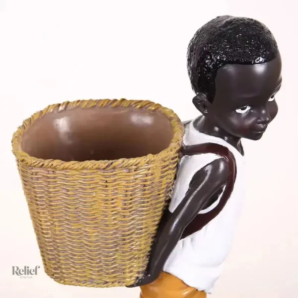 Œuvre d'art africaine en sculpture noire