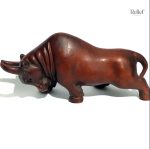 Statuette taureau en bois de 5 cm, décoration artisanale