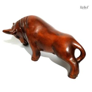 Petite statuette taureau en bois, 5 cm de hauteur
