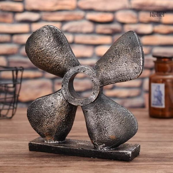 Ancre rétro en sculpture moderne pour un art décoratif contemporain