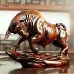 Taureau en bois massif, statue de 9 cm