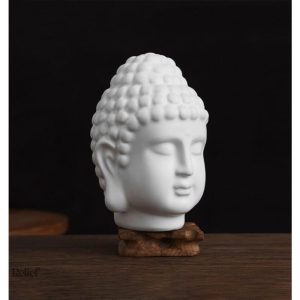 Tête de Bouddha moderne, symbole de sérénité et paix intérieure