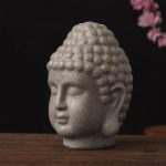 Sculpture bouddhiste contemporaine, idéale pour un espace zen