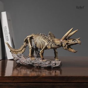 Statue dinosaure en squelette de Triceratops