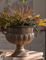 Objet décoratif antique en fer, hauteur 36 cm