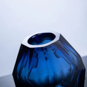 Sculpture en verre bleu en forme de diamant, 19 cm