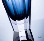 Objet décoratif en verre bleu, taille 19 cm, design unique