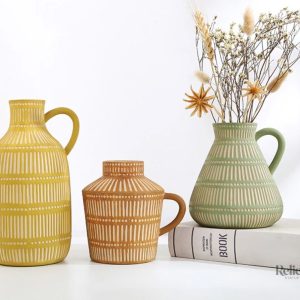 Vase terracotta grec au style antique