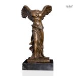 Victoire de Samothrace en bronze