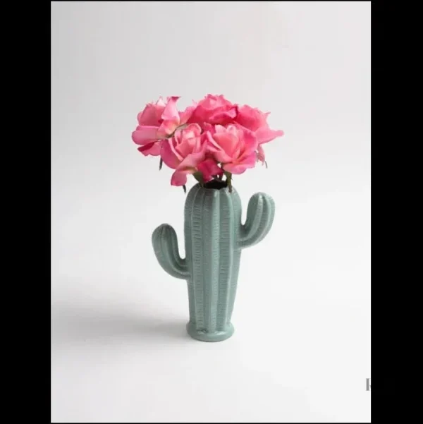 Vase cactus en céramique, pièce maîtresse pour salon